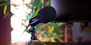 Konix Drakkar Lur Evo Asztali Streaming Mikrofon Tripod Állvánnyal - Fekete